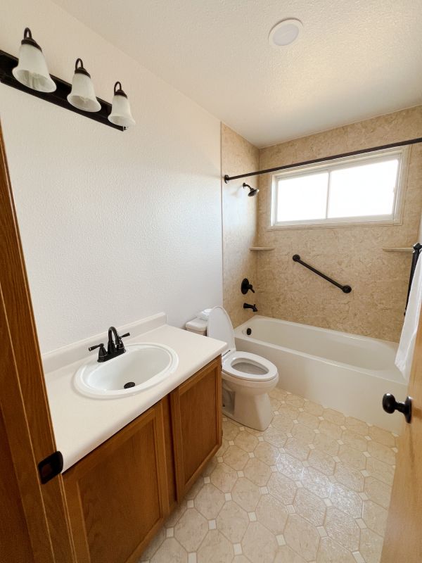 Top Bathroom Remodeling Companies in Johnstown, OH